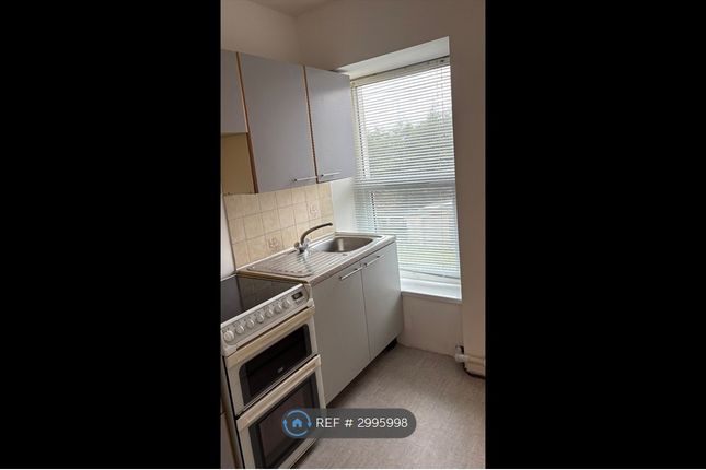 Flat B, Tregonissey Road, St Austell photo 5