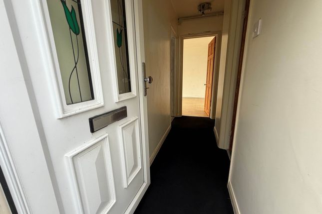74, Milford Close, London photo 3