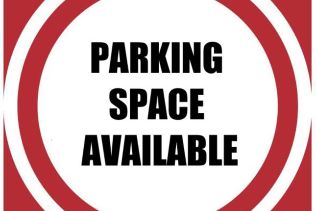 Parking/garage to let in Pepper Street, London