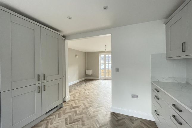 2 Rock Court, Rock Road, Stamford photo 4