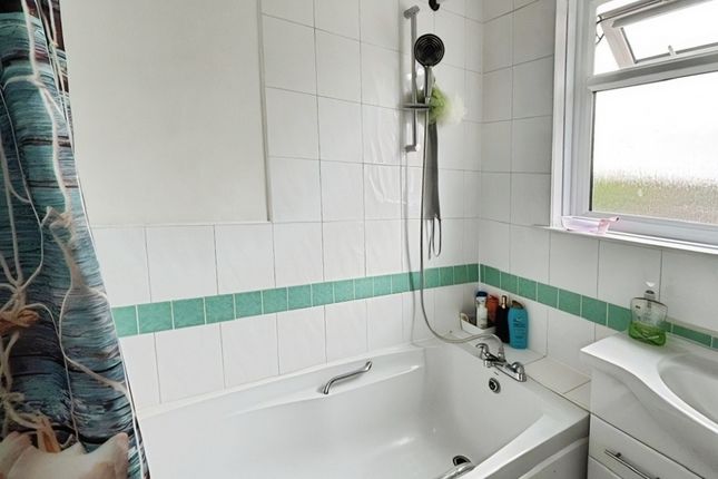 28, Commonwealth Close, Sittingbourne photo 4