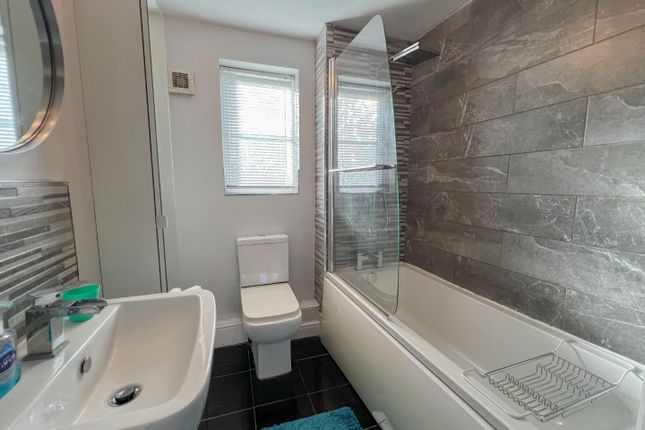 Flat for sale in Towpath Close, Hawkesbury Village, Coventry