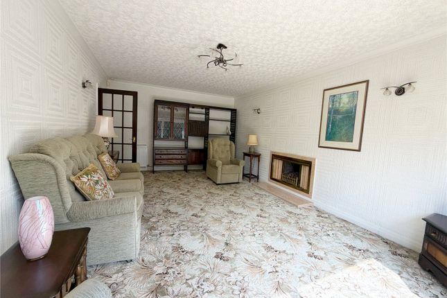 6, Elm Grove, Derbyshire photo 3