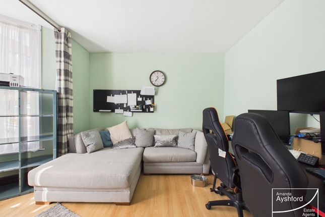 Flat B, 15 The Greebys, Paignton photo 3