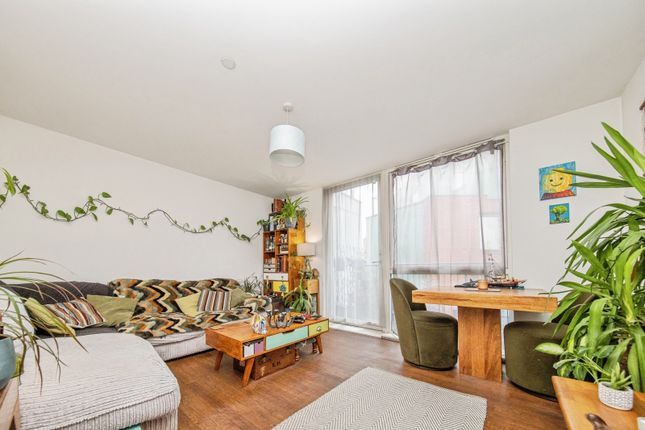 Flat 702, Avalon Court, 1, Great Whip Street, Suffolk photo 3