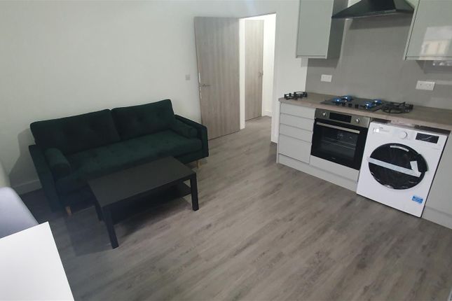 Thumbnail Flat to rent in Whitchurch Road, Heath, Cardiff