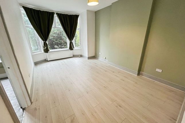 Flat 2,, 56 Bromwich Street, Bolton photo 3