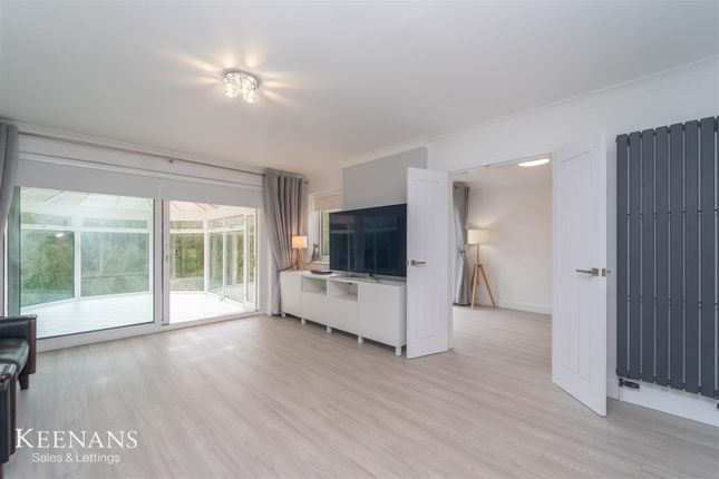 7, Bosburn Drive, Blackburn photo 2