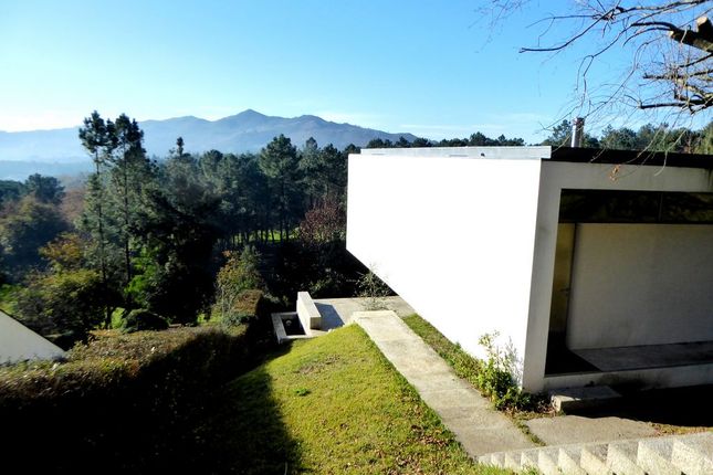 Villa for sale in Elegant Mountain Villa. Portugal, V. Castelo, P. De Lima., Anais, Ponte De Lima, Viana Do Castelo, Norte, Portugal