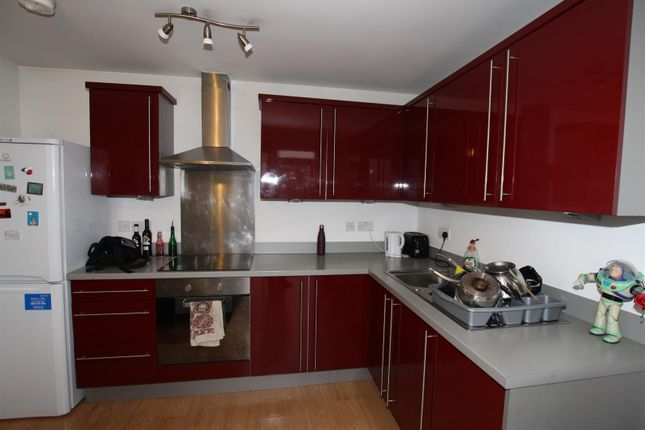 33, Zenith, Salford photo 4
