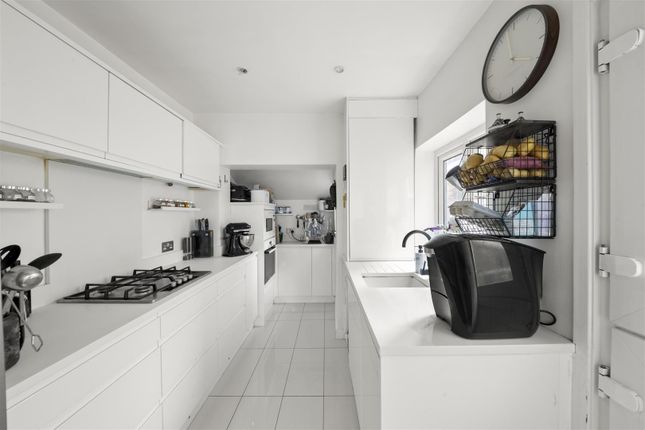 20, Lancaster Road, Uxbridge photo 3