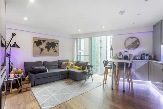 Thumbnail Flat for sale in 6 Salamanca Place, Vauxhall London