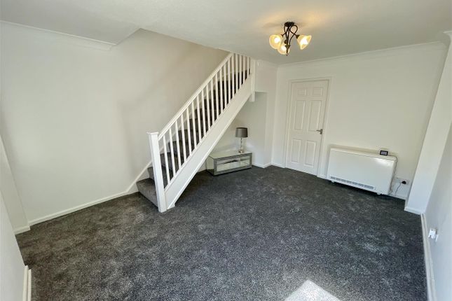 6, Gainsborough Court, Darlington photo 2