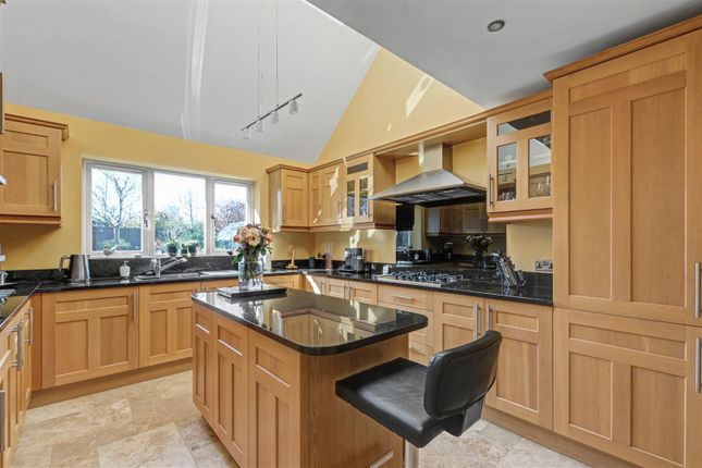 16b, Meadow Close, Derbyshire photo 2