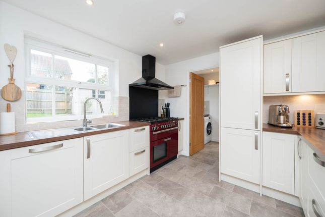 3, Eversfield, Horsham photo 4