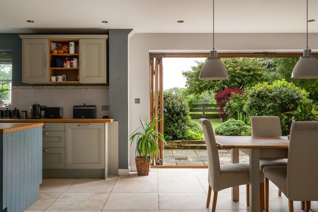 Foxfield, Fields Road, Cheltenham photo 4