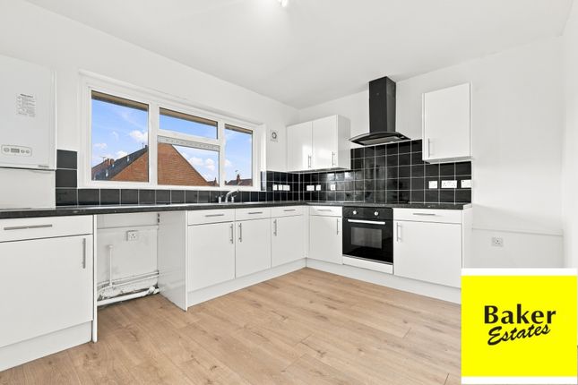 65, Gobions Avenue, Romford photo 4