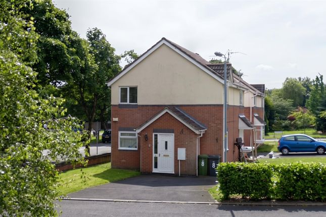 2-bed flat on Stanford Close, Manchester, £110,000