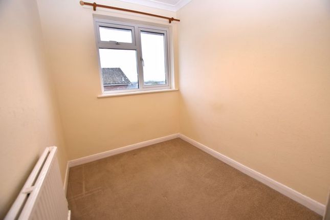 Semi-detached house to rent in Kellynch Close, Alton