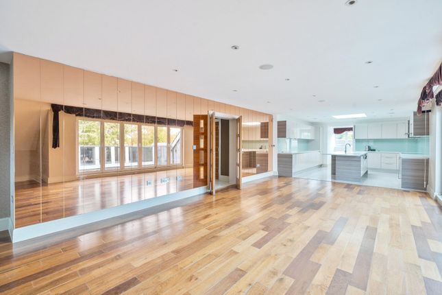 Flat 14, Gower House,, Gower Road, Weybridge photo 2