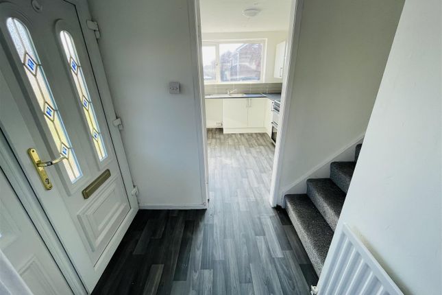 7, Fraser Close, Nuneaton photo 2