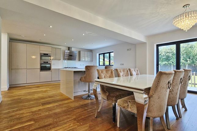 Little Acre, White Lodge Crescent, Thorpe-le-Soken photo 2