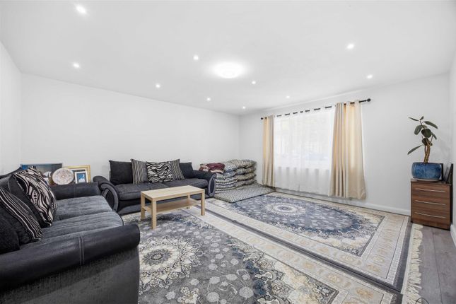 10, Acacia Avenue, West Drayton photo 2