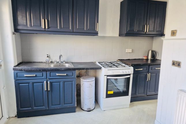6, Penuel Place, HALIFAX photo 4