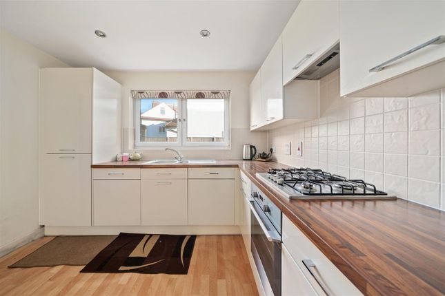 12, Orion Mews, Woodville Road, Morden photo 3