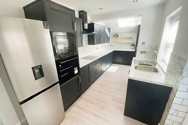 103, Oakfield Street, Greater Manchester photo 2