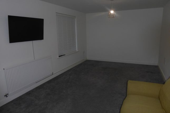 17, Peets Bridge Drive, St Helens photo 3