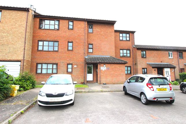Flat to rent in Newcourt, Cowley, Middlesex