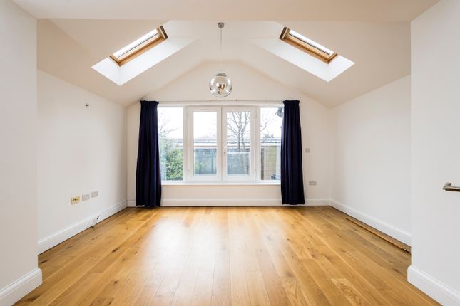 Thumbnail Flat to rent in Sunny Gardens Road, London