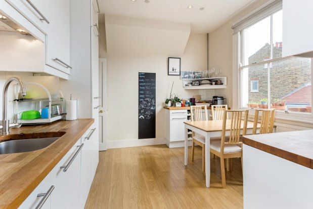 Flat to rent in Southfield Road, Chiswick