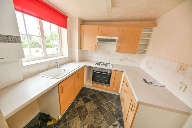 7, Snowberry Crescent, Havant photo 2