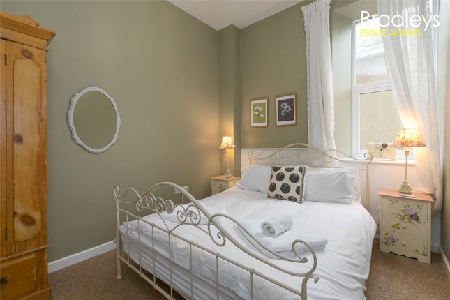 Flat 1,, Primrose Court, St. Ives photo 3