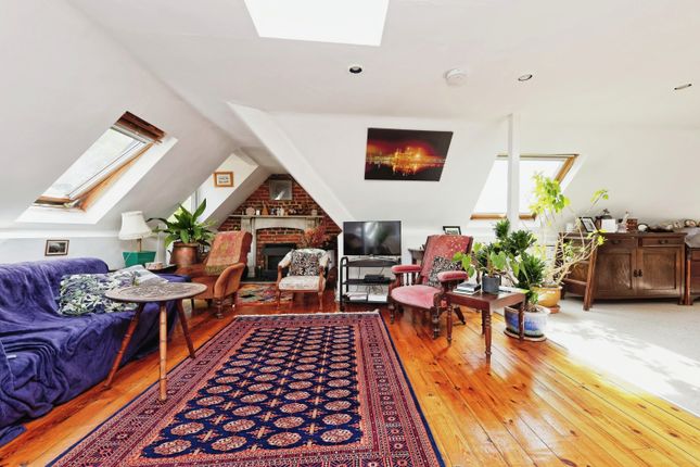 Apartment 5, Oaklands,, Staines Hill, Canterbury photo 3