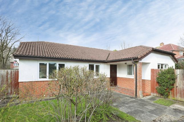 29, Thornycroft, Cheshire photo 2