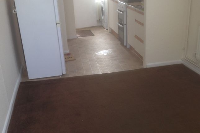 59, Thornhill Place, Maidstone photo 3