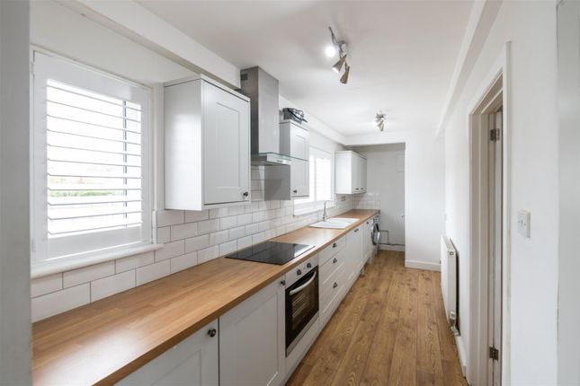 7, Oakfield Road, Horsham photo 4