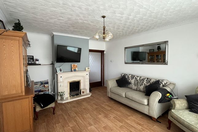 3, Gazeley Gardens, Peterborough photo 3
