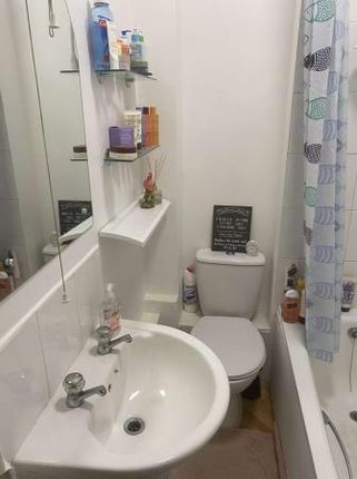 Flat to rent in Wallace Street, Stirling