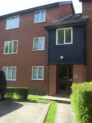 Thumbnail Flat to rent in Firs Close, Mitcham