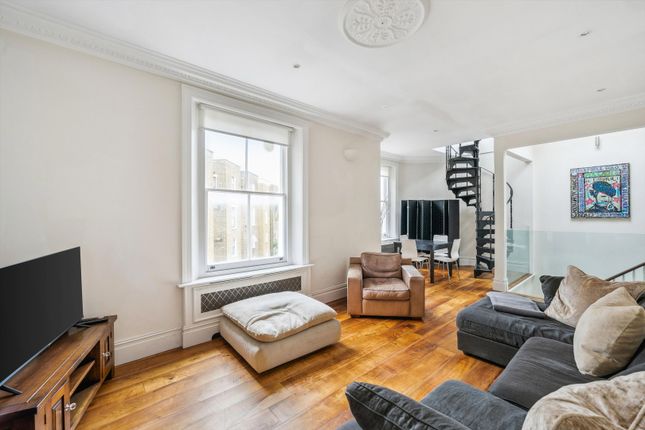 Flat to rent in Linden Gardens, Notting Hill, London
