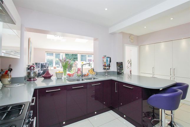 30., Wingrave Crescent, Brentwood photo 3