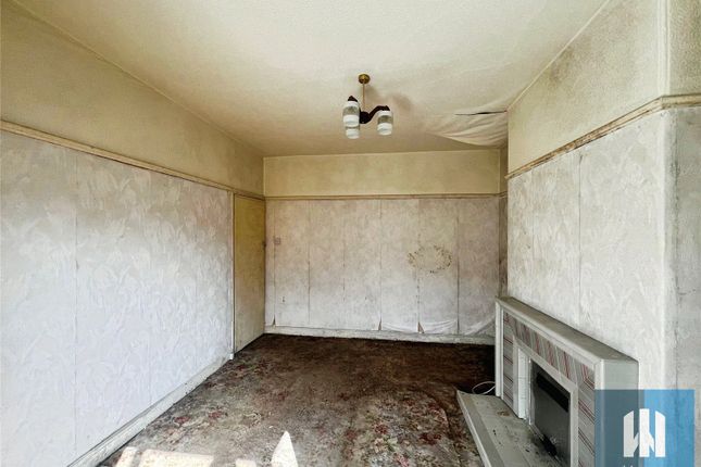 17, Lincroft Avenue, Huddersfield photo 2