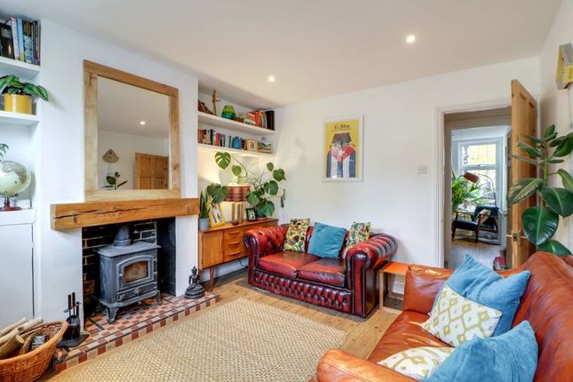 Thumbnail Cottage for sale in Chertsey Road, Windlesham