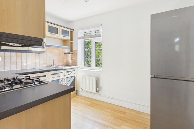 23, Lady Yorke Park, Iver photo 3