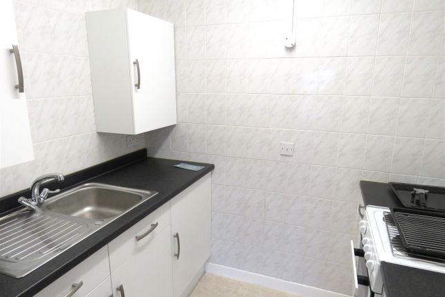 Flat to rent in Homemill House, Station Road, New Milton