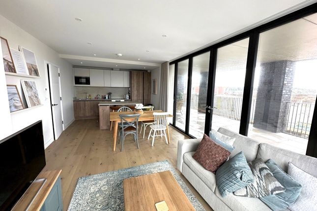 2-bed flat on Apartment 9, An Garth,, North Quay, Cornwall, £1,400/mo